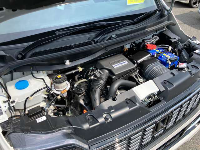 エンジンもキレイです！自社工場で点検整備して納車になります！保証も付いて安心ですね！