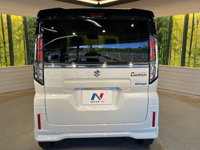 安心の最長10年・走行無制限保証（有償）をご用意。保証内容も充実はもちろん、無料点検＆オイル交換や、年中無休の全国・24時間ロードサービスも付帯されておりますのでご安心下さい。