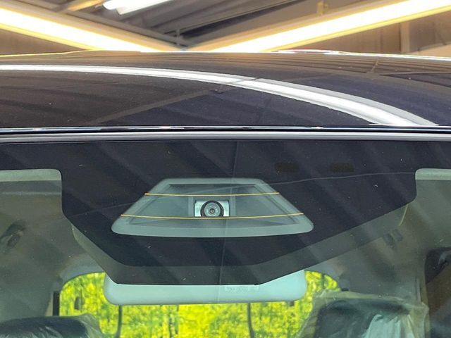 【スズキ　セーフティサポート】走行中に前方の車両等を認識し、衝突しそうな時は警報とブレーキで衝突回避と被害軽減をアシスト。より安全にドライブをお楽しみいただけます。