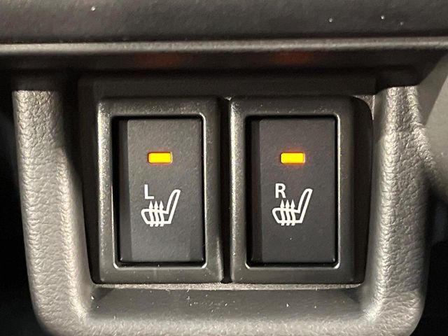 【シートヒーター】寒い日に重宝するシートヒーター！エアコンより早く温まってくれるので寒がりの人も安心ですね♪エアコンの温風は乾燥するから苦手、という方にもをおすすめです。