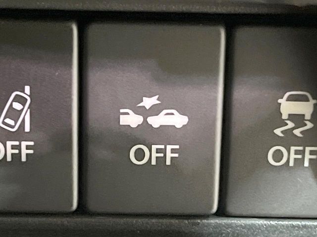 【スズキ　セーフティサポート】走行中に前方の車両等を認識し、衝突しそうな時は警報とブレーキで衝突回避と被害軽減をアシスト。より安全にドライブをお楽しみいただけます。