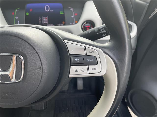 【運転席操作部】快適なドライブを楽しむための機能が装備されています！運転席から触れるので、使いやすいです！除菌プランいれていただくと、さらに清潔で安心していただけます！