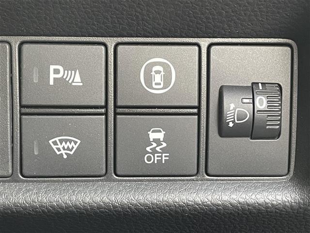 【運転席操作部】快適なドライブを楽しむための機能が装備されています！運転席から触れるので、使いやすいです！除菌プランいれていただくと、さらに清潔で安心していただけます！