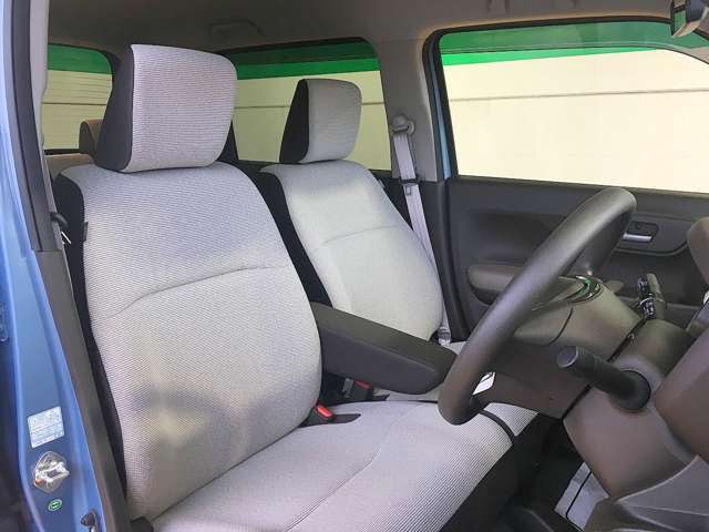 内装状態も特に大きく目立つ汚れや傷も無くキレイです！気になるニオイもありませんので内装にこだわる方にはおススメの1台です！