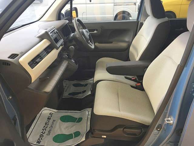 内装状態も特に大きく目立つ汚れや傷も無くキレイです！気になるニオイもありませんので内装にこだわる方にはおススメの1台です！