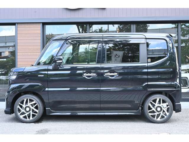 ■5年10万kmの新車保証付き■新車販売だからディーラー販売店で購入する場合と同じく5年10万kmのメーカー保証付！もちろんお近くのディーラー様で無 償保証修理やアフーサービスも受けれます。