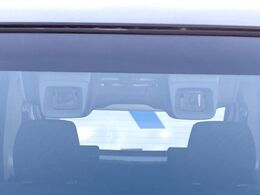 【スズキ　セーフティサポート】走行中に前方の車両等を認識し、衝突しそうな時は警報とブレーキで衝突回避と被害軽減をアシスト。より安全にドライブをお楽しみいただけます。