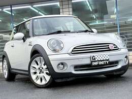 老若南予を問わず大人気のMINI♪MINI50周年特別仕様車カムデン♪お得な車検：2年付♪専用17AWやクロスレザーインテリアに各所に専用であることを示すエンブレムなど特別感◎♪ハーマンカードンオーディオは音質◎♪