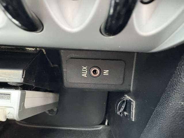 AUX接続も可能です♪