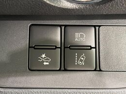 【トヨタセーフティセンス】走行中に前方の車両等を認識し、衝突しそうな時は警報とブレーキで衝突回避と被害軽減をアシスト。より安全にドライブをお楽しみいただけます。