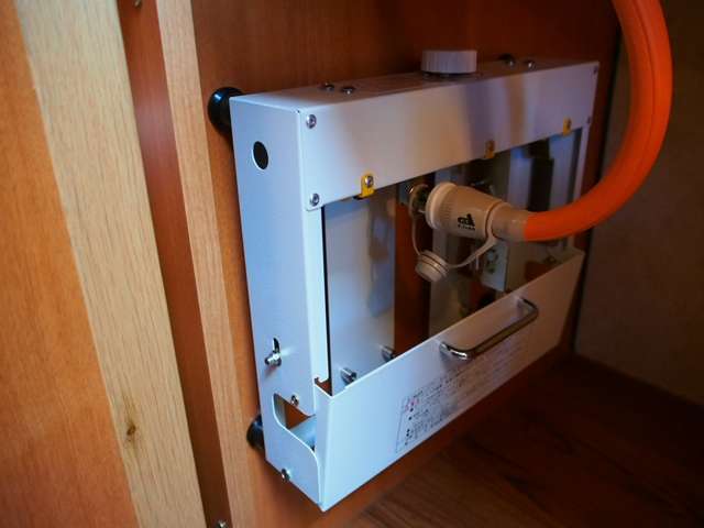 コンロはカセットガスを使用します！