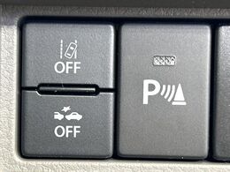 【クリアランスソナー】バンパーに付いたセンサーが障害物を検知！一定の距離に近づくとアラートで教えてくれます♪狭い駐車スペースや車庫入れ時も安心ですね☆