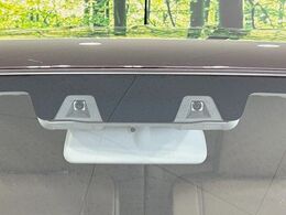 【スズキ　セーフティサポート】走行中に前方の車両等を認識し、衝突しそうな時は警報とブレーキで衝突回避と被害軽減をアシスト。より安全にドライブをお楽しみいただけます。