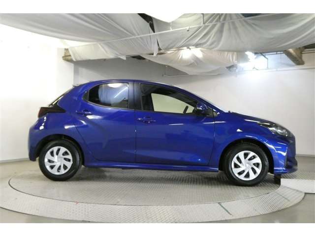 「中古車ハイブリッド保証」ハイブリッド機構を無償で保証します。保証期間は、初度登録年月から10年、またはロングラン保証が終了後3年間。ただし累計走行距離が20万km以内です。