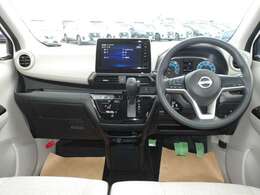 操作しやすい運転席廻り！操作パネルも使いやすい！！ドライブが楽しくなります！
