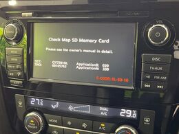 【メーカー純正ナビ】インテリアに溶け込むスタイリッシュな「専用設計」メーカーナビを装備♪視認性や操作性など基本性能にも優れ、より上質なカーライフをお楽しみいただけます。