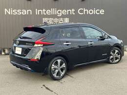 納車前に入念な点検整備をさせていただきます。もちろん全車走行距離無制限のワイド保証付きですので安心してお乗りいただけます。