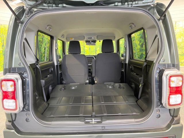 普段のお買い物や通勤、送迎等に十分な荷室スペースを確保しております。セカンドシートを倒すと、大きな荷物の積載も可能です♪