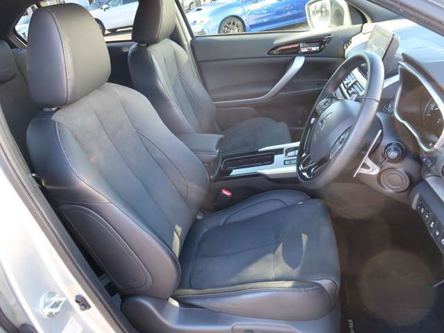 運転席パワーシート（前後スライド/ハイト/リクライニング