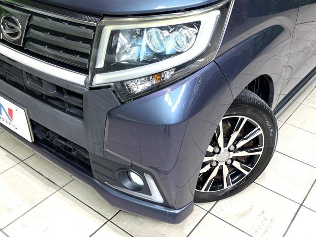 【LEDヘッドライト】悪天候や夜間走行時も良好な視界を確保し安心して運転できる高輝度LEDヘッドライトを装備！点灯速度が早く、消費電力も抑えられています。