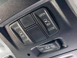 【両側パワースライドドア】スマートキーや運転席のスイッチで後席両側スライドドアの開閉が可能♪電動だから力を入れてドアを開ける必要が無く、小さなお子様でも簡単に開け閉めでき快適です♪