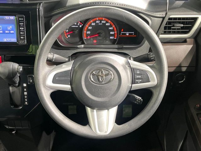 ステアリングも使用感が少なく、きれいな状態となっております♪