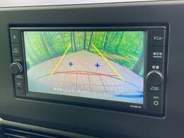 【バックカメラ】駐車時に後方がリアルタイム映像で確認できます。大型商業施設や立体駐車場での駐車時や、夜間のバック時に大活躍！運転スキルに関わらず、今や必須となった装備のひとつです！