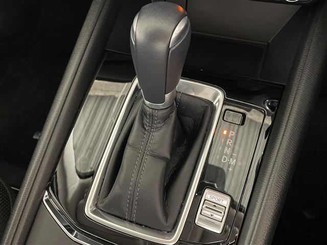 気になる車はすぐにお問い合わせください！画面右側の0066から始まる無料ダイヤルからお問い合わせ下さい！専門スタッフがお車のご質問にお答えいたします！