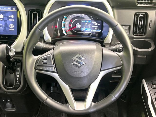 【ステアリングスイッチ】運転中、前方から目線をそらすことなく、オーディオ等の操作が可能な便利機能！安心＆快適なドライブを演出してくれます♪