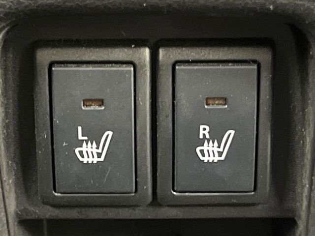 【シートヒーター】寒い日に重宝するシートヒーター！エアコンより早く温まってくれるので寒がりの人も安心ですね♪エアコンの温風は乾燥するから苦手、という方にもをおすすめです。