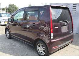 ご成約車は法定整備点検・業者専用清掃機・ボディ磨きを全車施工させて頂いております(現状販売除く)ひどい汚れには訓練を積んだ専門スタッフにて専用スチーム洗浄機で美装した上での納車となります。