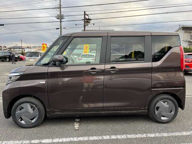 軽自動車の中で大型のスライドタイプになります。人の乗り降り、荷物の積み降ろしがラクラク！お子様がいるご家族にピッタリのタイプです。