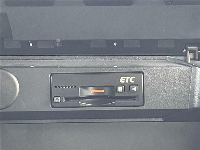 ◆【ETC車載器】ETCカードを挿せば料金所はノンストップ！！ETC割引も受けられるので、今の時代必須装備ですね！
