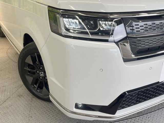 ヘッドライトやテールランプ＆アルミホイール等の各種コーティングもオススメしております。レンズ部分の黄ばみや汚れを抑え、きれいな状態をメンテナンスレスで保てます♪