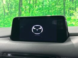 【メーカー純正ナビ】インテリアに溶け込むスタイリッシュな「専用設計」メーカーナビを装備♪視認性や操作性など基本性能にも優れ、より上質なカーライフをお楽しみいただけます。