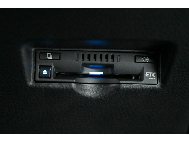 ETC車載器です。　高速・有料道路の料金をキャッシュレス、スムーズに通過できます。