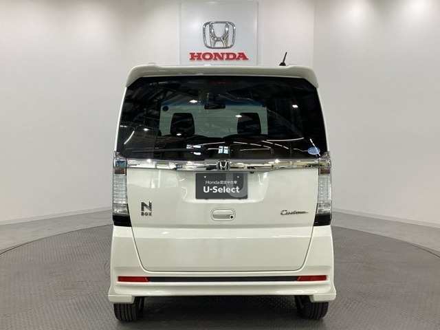 【Honda認定中古車 U-Select】　は3つの安心をお約束します。　1　Hondaのプロが整備した安心。 2　第三者機関がチェックした安心。　3　購入後もHondaが保証する安心。