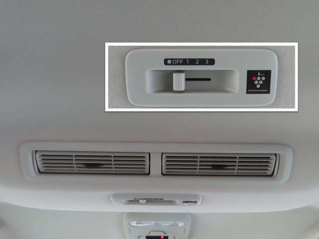 サーキュレーターで室内の空気循環ができ快適なドライブが楽しめます。