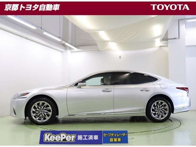 車線はみ出し防止警告【レーンアシスト】、衝突予防および衝突安全システム【PCS】で安心を。障害物や歩行者などを検知、警告してくれる【クリアランスソナー】がトラブルを未然に防ぐサポートをしてくれます。