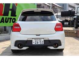 シルクブレイズ製ルーフスポイラー付きでございます！！