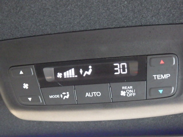 ★オートエアコン★ 好みの温度を設定するだけで風向きや風量を自動でコントロールします（*＾ー＾*）いつでも快適な温度でお過ごしください♪