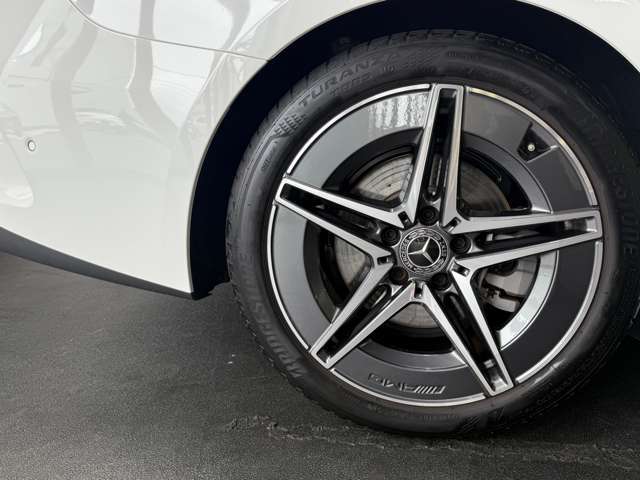 右リア/ホイールロックボルトは弊社備品になります。純正アクセサリーでのご購入をお勧めします。