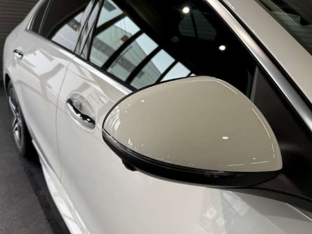 メルセデスの認定中古車「サーティファイドカー」には、最大100項目にも及ぶ点検・整備項目が設定されています＞