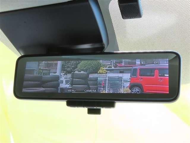 デジタルインナーミラー！バックドアに装着されたカメラにより、荷物をたくさん積んでいても後方が良く見えます！