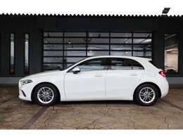 輸入車販売で培ったホスピタリティ。幅広い部品調達ネットワークを構築いたしております。納車点検整備はお任せください。ワイパー・エンジンOIL・ブレーキパッド・バッテリーなど交換させて頂いております。