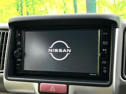 【純正ナビ】人気の純正ナビを装備。オーディオ機能も充実しており、Bluetooth接続すればお持ちのスマホやMP3プレイヤーの音楽を再生可能！毎日の運転がさらに楽しくなります！！