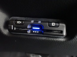 デザインスッキリのビルトイン『ETC』！高速道路の特典はもちろん、キャッシュレスなので料金所では徐行するだけで通過可能です！