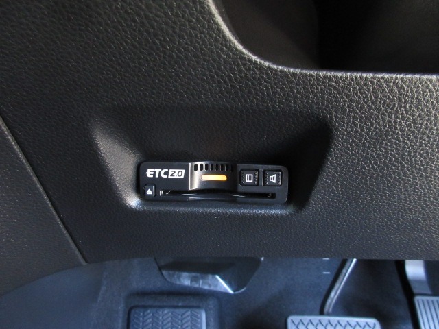 ETC付！高速道路の料金所はキャッシュレスで通過です！サービスエリア等にあるスマートインターの出入りも利用可能でとっても便利☆ご納車後すぐにお使い頂けるようセットアップしてのお渡しとなります。