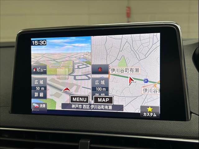 メーカーオプション、ナビ機能搭載。