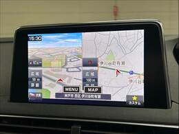 メーカーオプション、ナビ機能搭載。